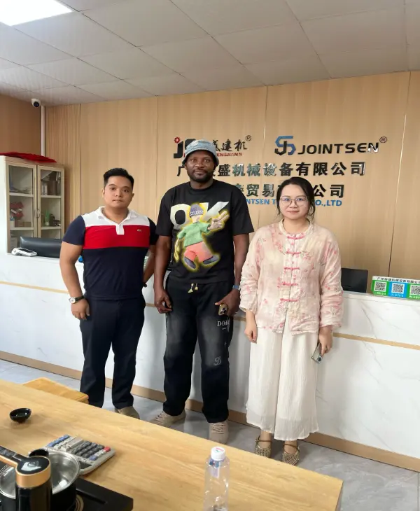 နိုင်ဂျီးရီးယားဖောက်သည်များသည် တရုတ်နိုင်ငံသို့ လူကိုယ်တိုင်လာရောက်လည်ပတ်ကြပြီး JOINTSEN သည် အဓိက Tamping Rammer မှာယူမှုကို လုံခြုံစေပါသည်။